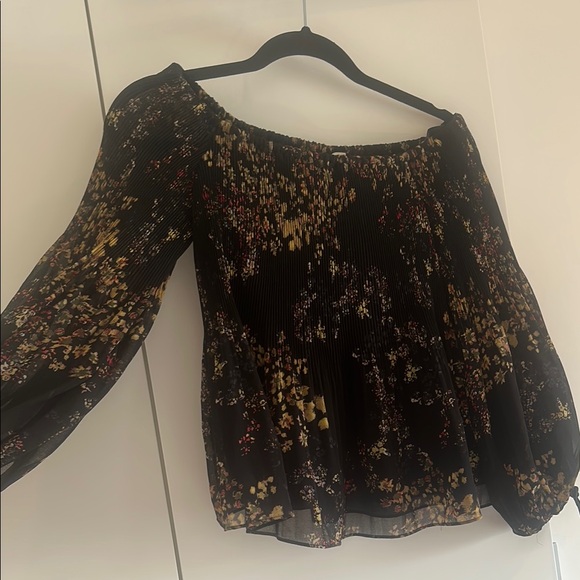 Wilfred Tops - Wilfred Black and Gold Ruffled 3/4 Sleeve Blouse